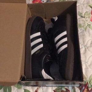 Adidas soccer shoes Samba Classic J